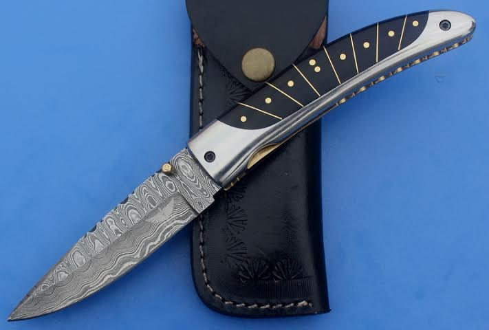 HTK-11 Damascus Folder / Hand Made / Custom / Forged Damascus handle / Bull Horn / Pocket Knife - HomeTown Knives