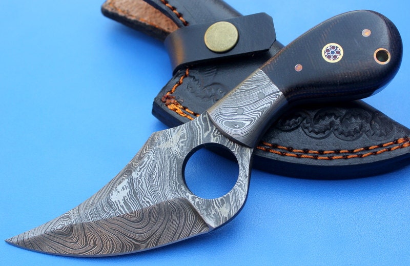 HT-5  Damascus Knife custom handmade Skinner Knife / Black handle / Quality Work
