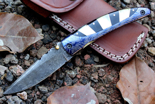 HTK-245 Damascus Knife custom handmade Folder / Buffalo Horn handle / Damascus bolsters - HomeTown Knives